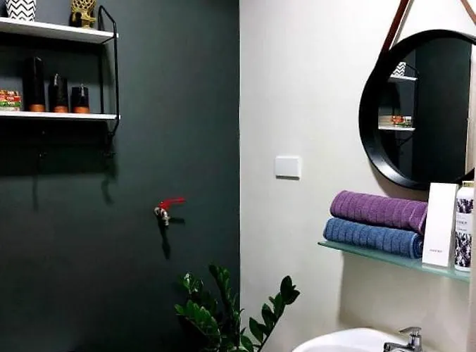 Private Room/hotel Type @ Spring Residences